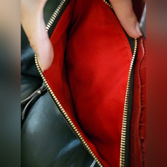 Dooney and Bourke Croc Embossed Leather Shoulder Crossbody Handbag Red Wine EUC - Picture 15 of 16